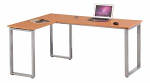 Der Eckschreibtisch aus Holz von hjh-Office