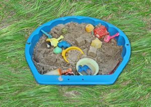 Worauf sollte man beim Sandkasten Spielzeug für Jungen achten?