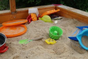 Spielzeugsets für den Sandkasten kaufen