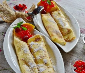 Fruchtige Crêpes mit Beeren Rezept