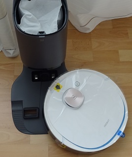 Ecovacs Ozmo T8+ Saug- & Wischroboter mit Absaugstation Test-Bilder 2